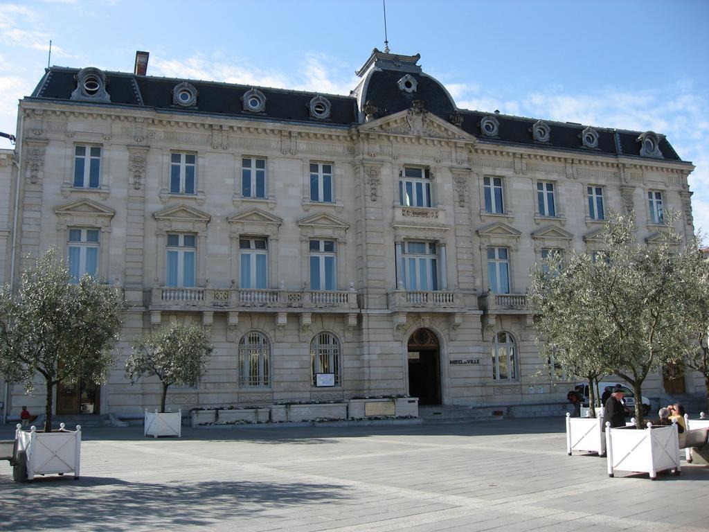 Hotel De La Gare Mont-de-Marsan Exterior foto